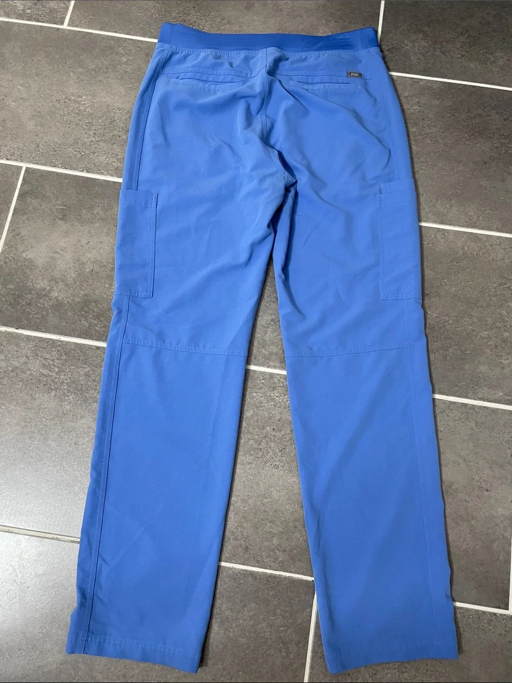 FIGS Axim 32” Cargo Scrub Pants size Large